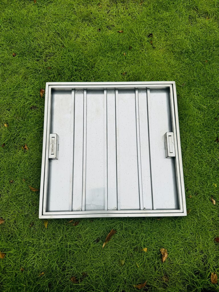 Nắp bể nước ngầm trong nhà, nắp bể âm sàn inox 304 cao cấp