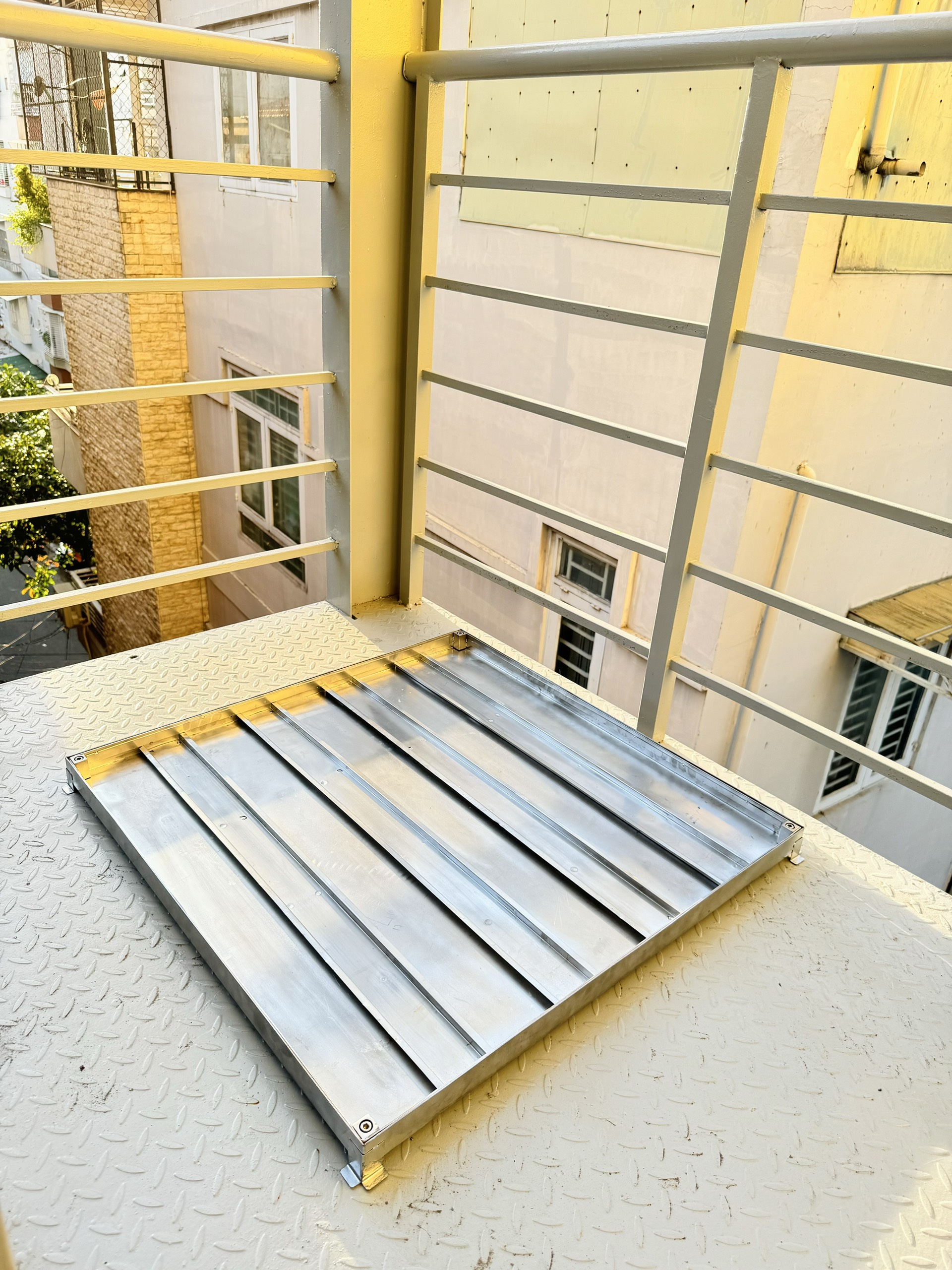Nắp bể nước ngầm inox 700x700